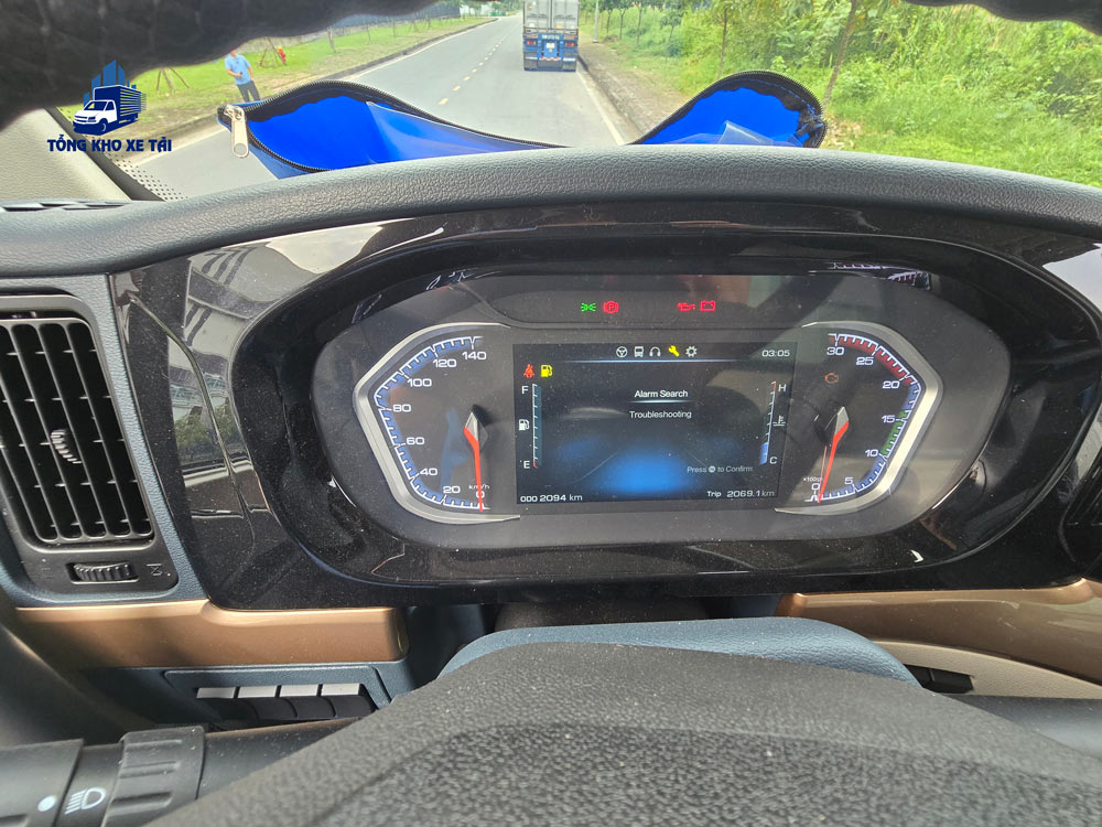 XE CHENGLONG H5 240HP THÙNG KÍN CONT 9M9